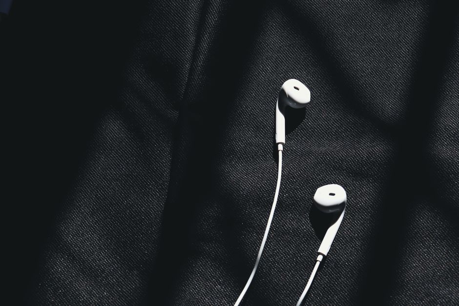 Fone de ouvido com fio novo