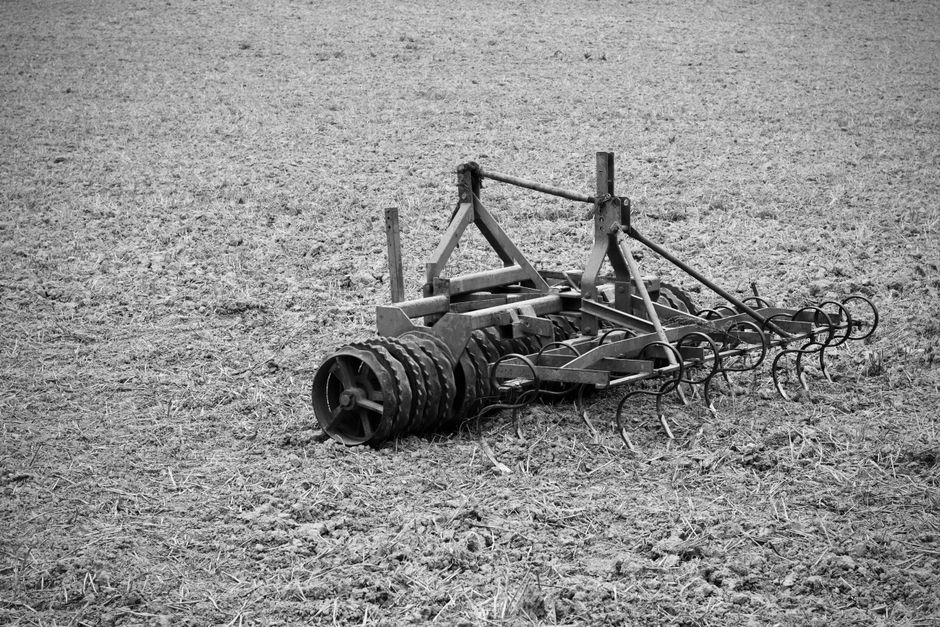 Arado para trator agrícola