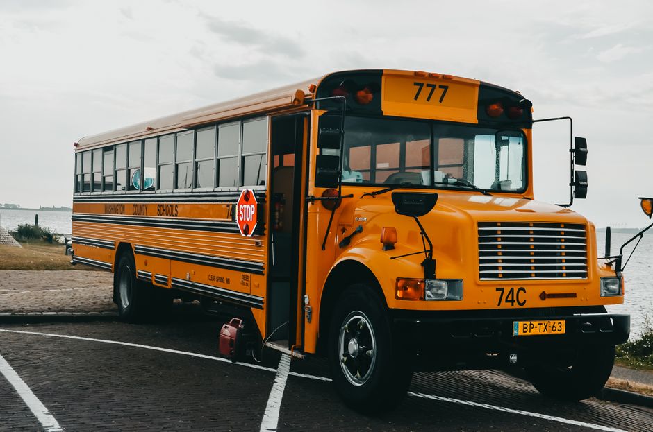 Ônibus escolar, documentado